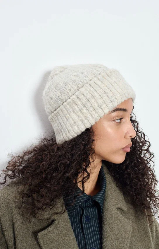 Beanie East Reference: EAST22AH26