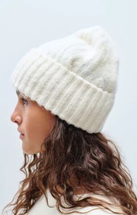 Beanie East Reference: EAST22AH26