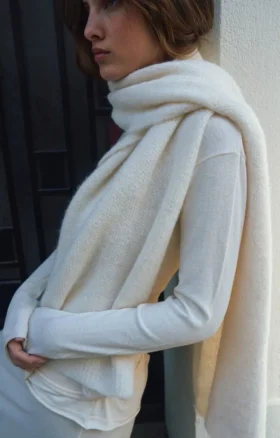 Scarf East Reference: EAST20AH26