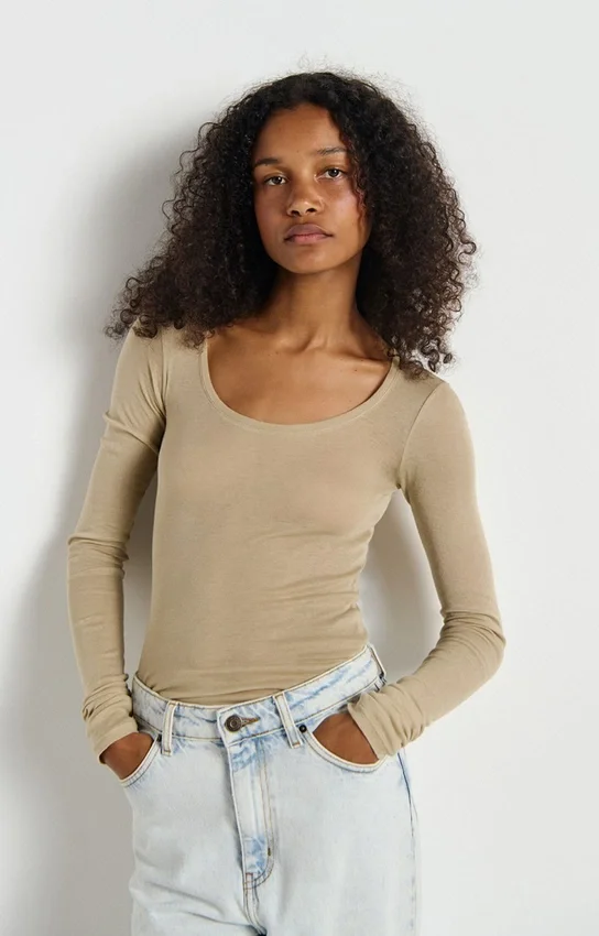 Women's t-shirt Massachusetts Reference: MAS04H26