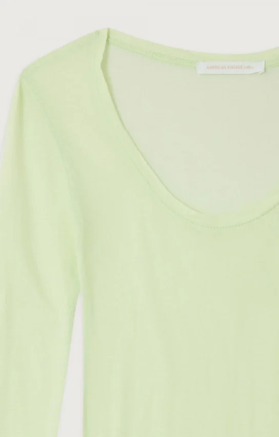 Women's t-shirt Massachusetts Reference: MAS04H26